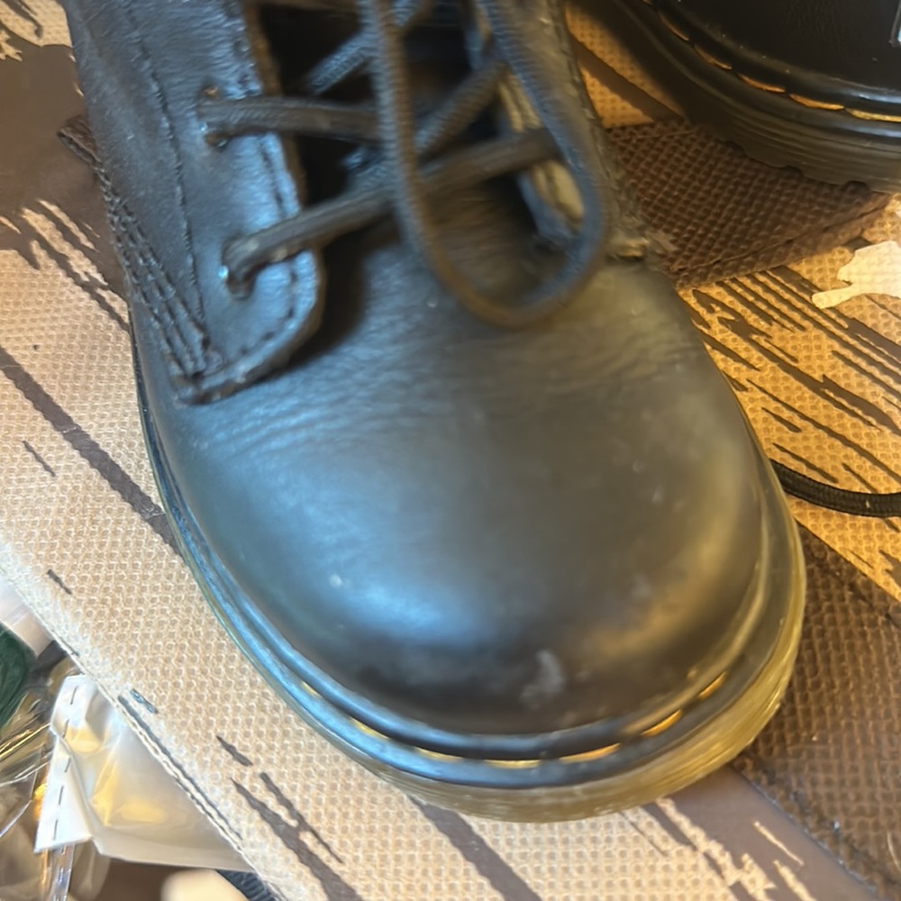 Doc martins - Picture 3 of 3